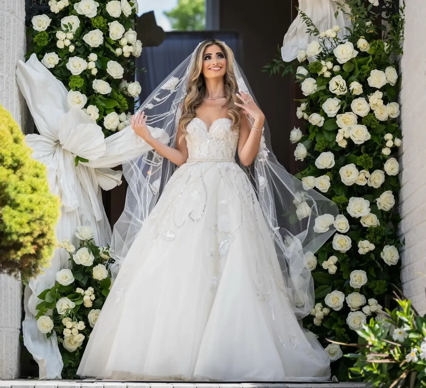 Blooms of Love: Tips for Booking the Perfect Florist for Your Special Day Image