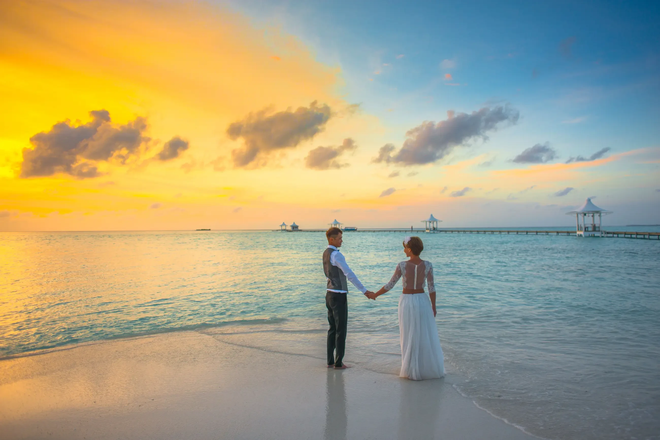 Jet-Set Love: Exploring 12 Dreamy Honeymoon Destination Ideas. Desktop Image