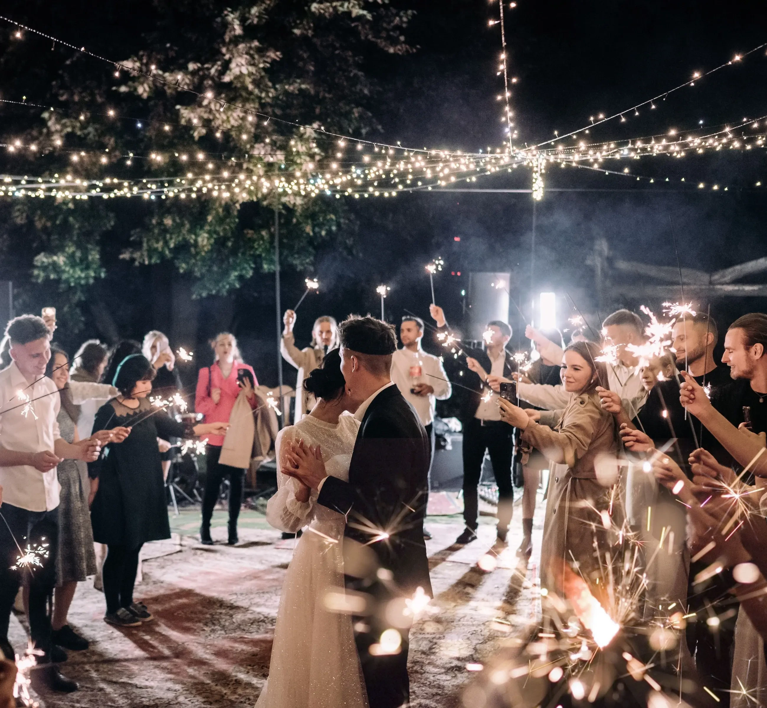 How to Create an Amazing Atmosphere for Guests That Dance All Night Long Image