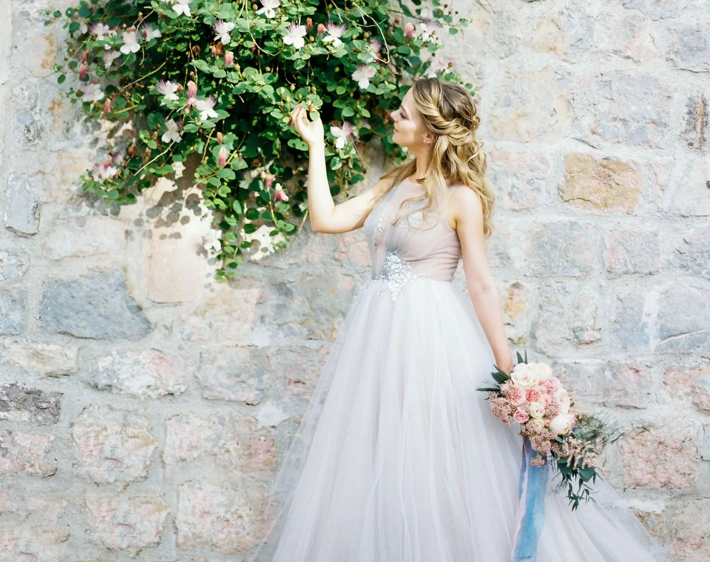 The Importance of The Color of Your Dress. Desktop Image