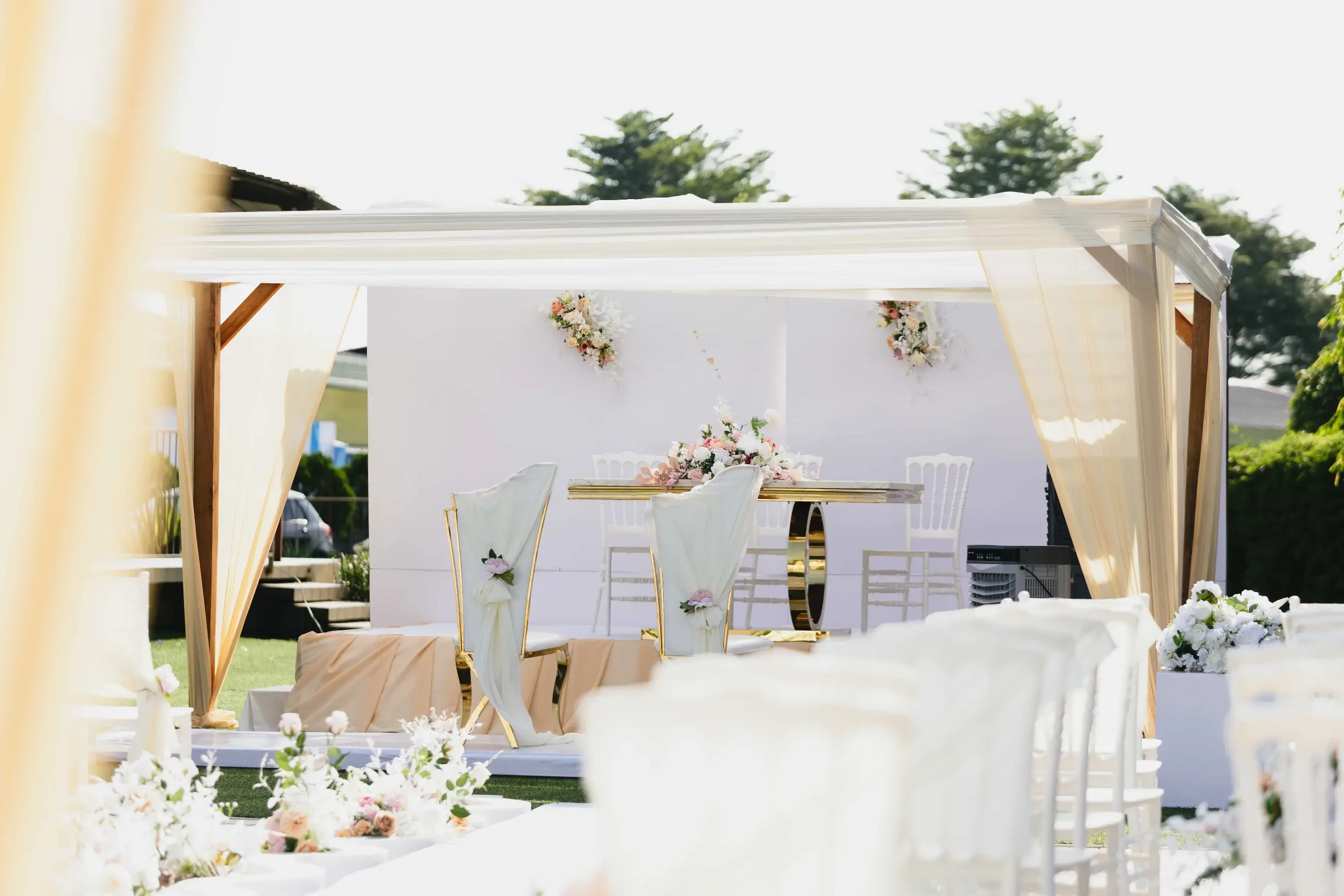 Choosing Between an Indoor or Outdoor Wedding: Factors to Consider Image