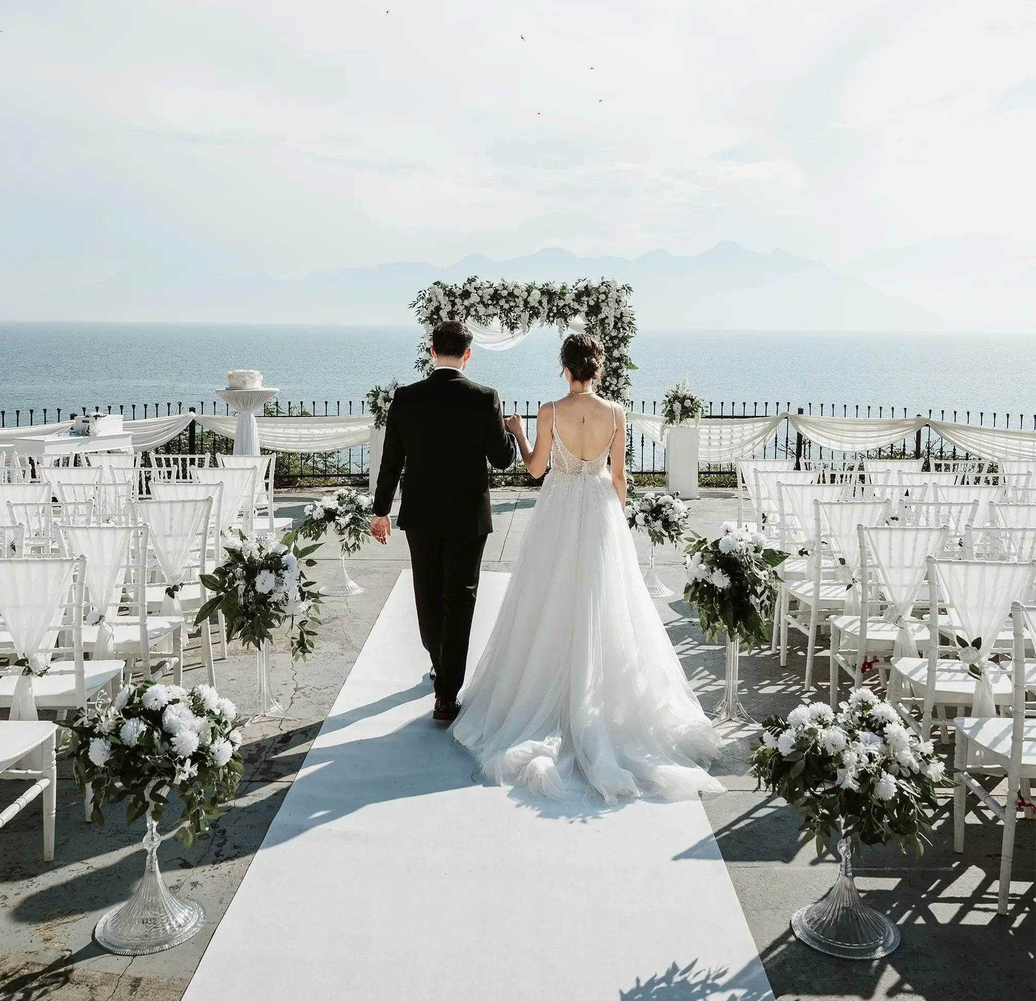 Finding the Perfect Time for Your Wedding Image