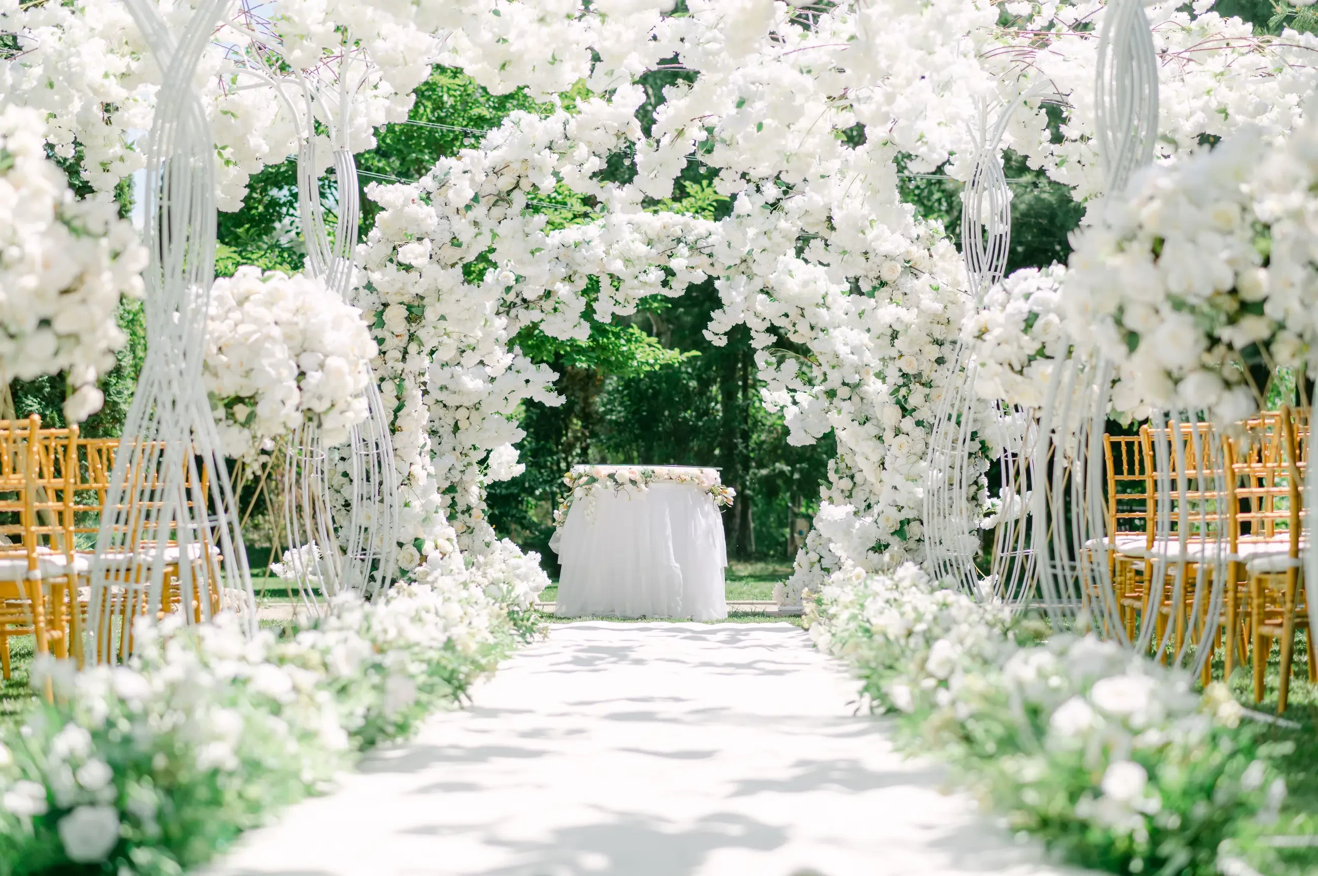Spring Wedding Venue Suggestions: Embrace the Beauty of the Season. Desktop Image