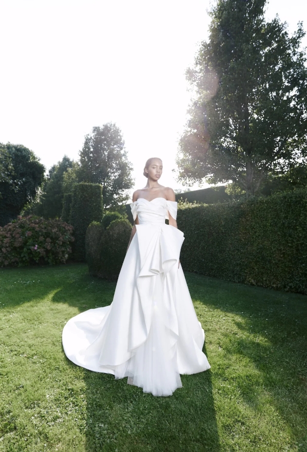 Screenshot_5-4-2025_185422_www.viktor-rolf.com