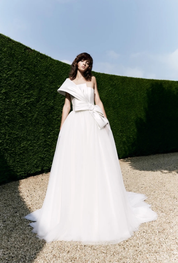 Screenshot_5-4-2025_185450_www.viktor-rolf.com