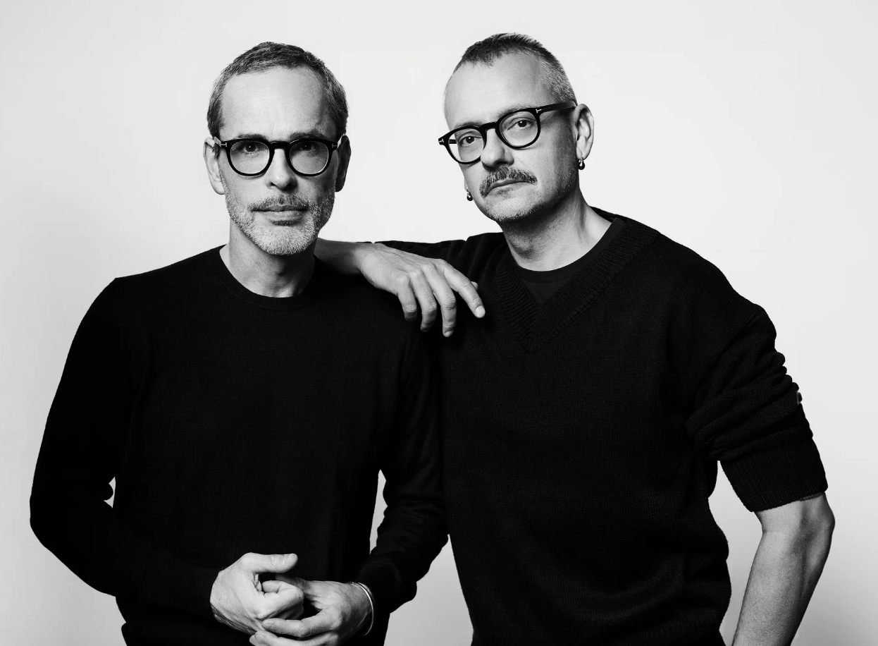 Screenshot_5-4-2025_185949_www.viktor-rolf.com