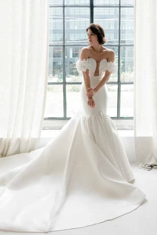 GLORIA-1-600x900annarita